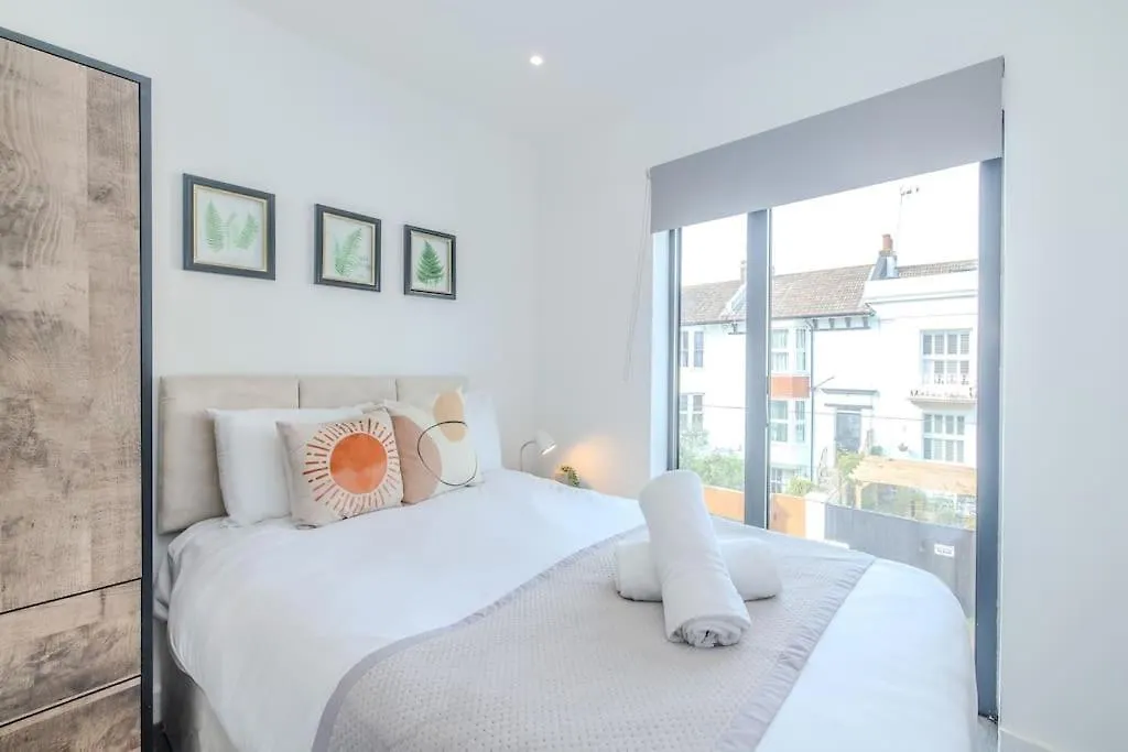 Super Central 2 Bedroom Flat I Next To Brighton Station 0*,  Großbritannien