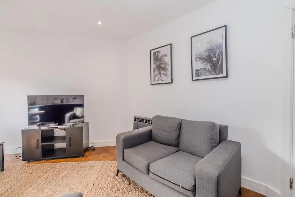 Super Central 2 Bedroom Flat I Next To Brighton Station Apartment