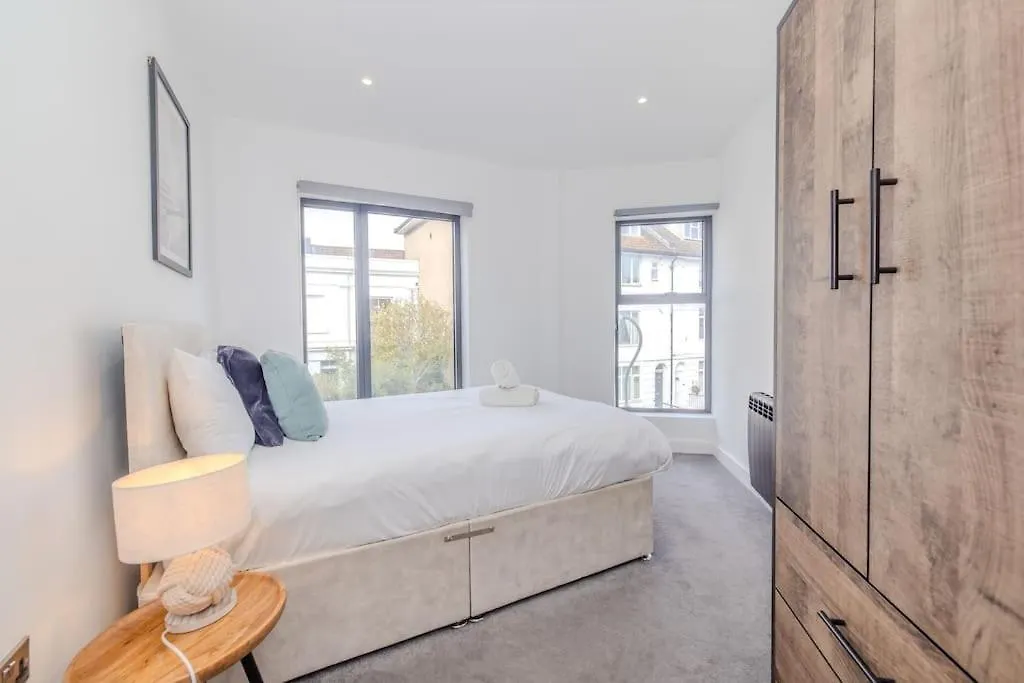 Super Central 2 Bedroom Flat I Next To Brighton Station